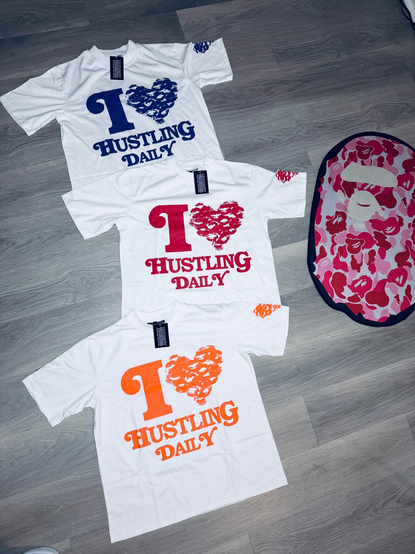 I ❤️ HUSTLING DAILY BOXY TEES