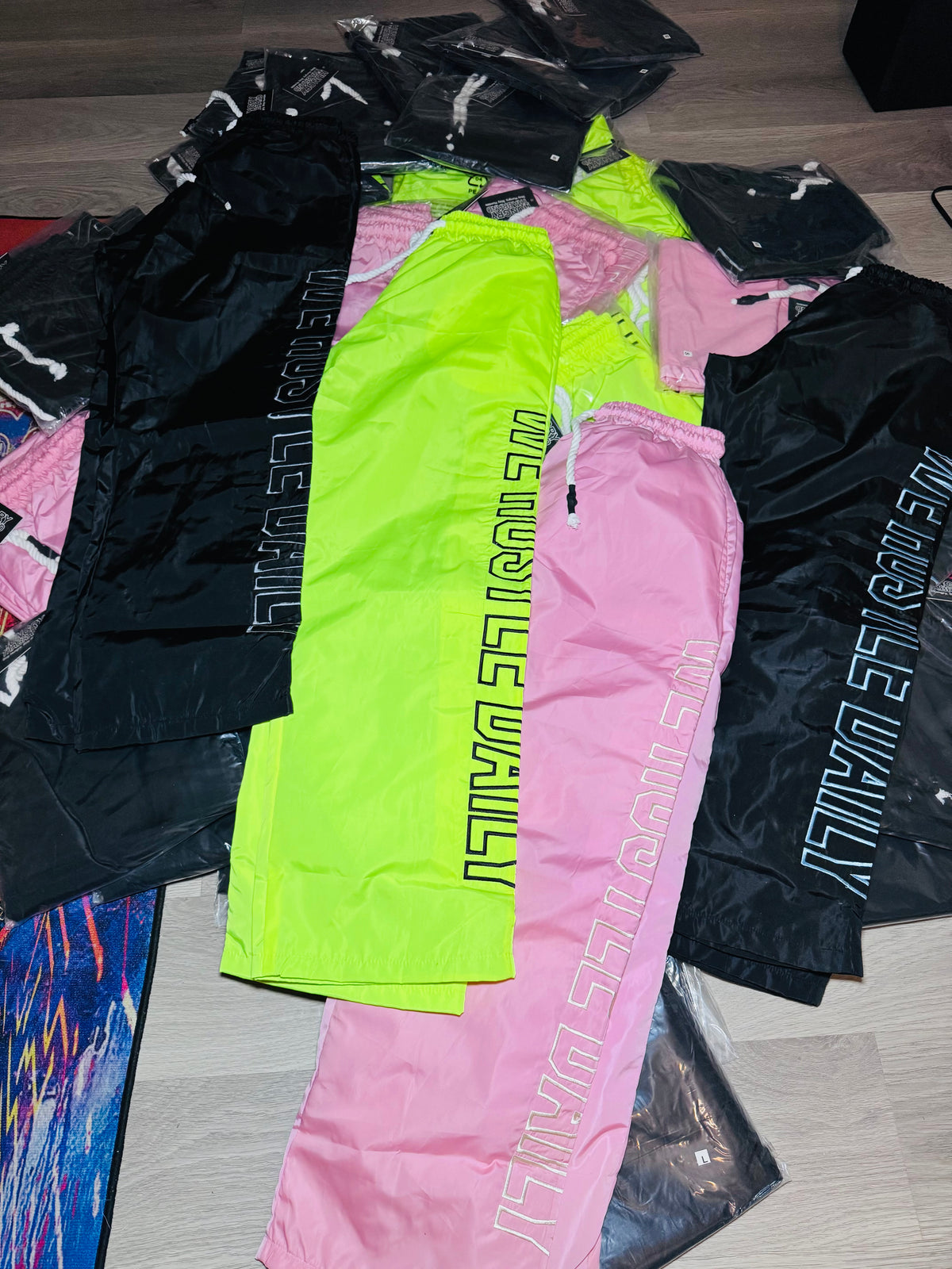 WE HUSTLE DAILY TRACK PANTS