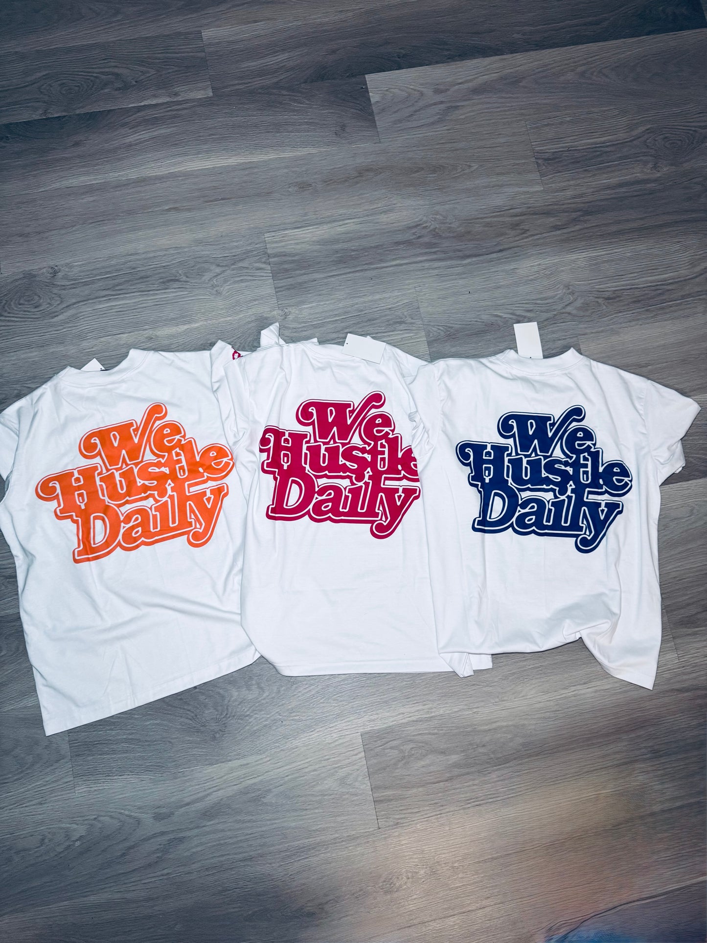 I ❤️ HUSTLING DAILY BOXY TEES